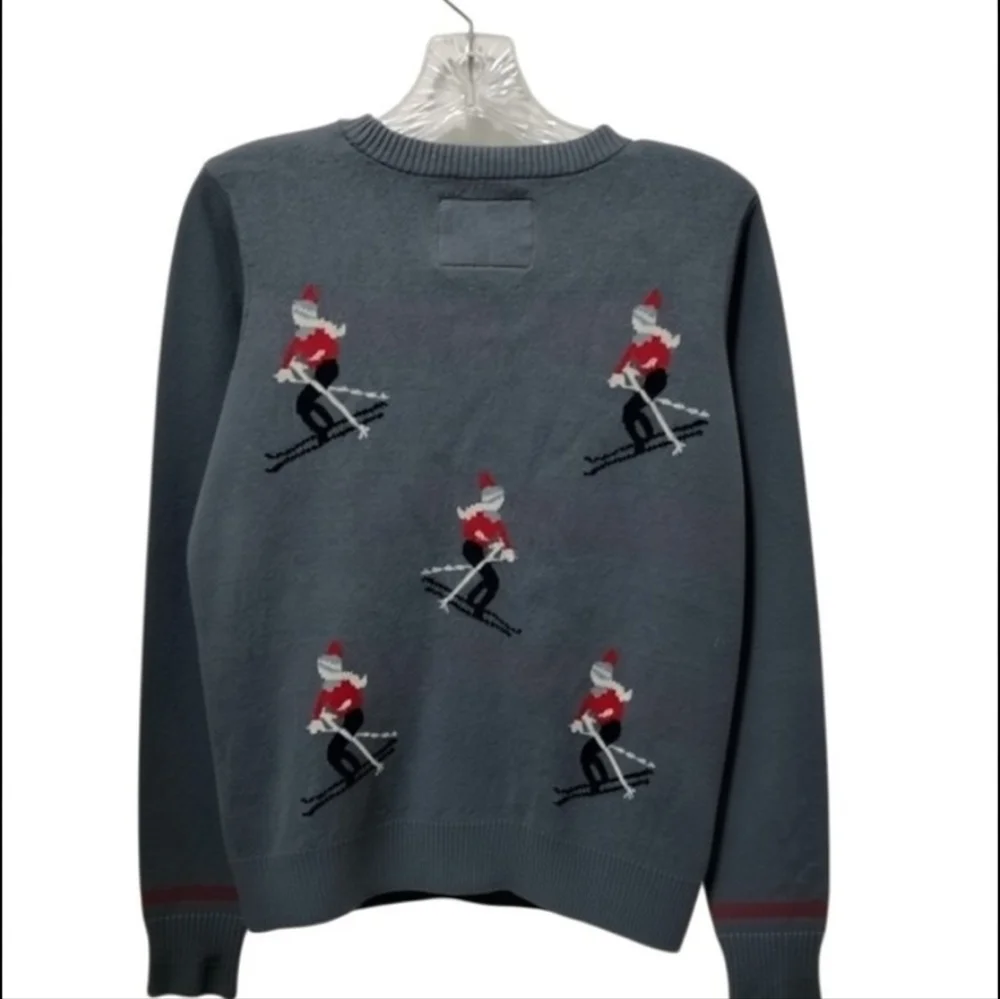 Abercrombie & Fitch Gray Sweater with Skiing Santa Design XS size